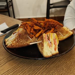 Sandwiches - Super Club con Camote