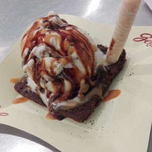 brownie con helado 