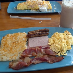 desayuno americano con merengada de chocolate