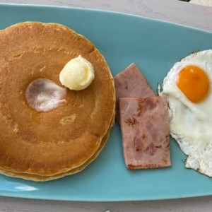 Pancake con jamon y huevo