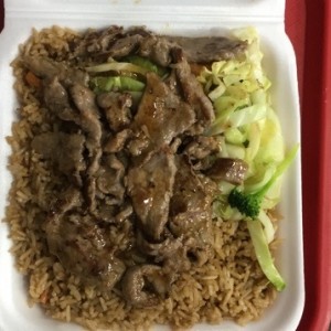 carne teriyaki con arroz frito