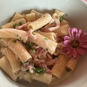 Mac and cheese en rigatoni