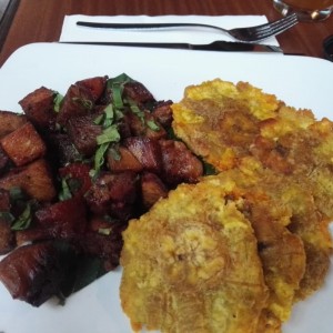 puerco frito con patacones