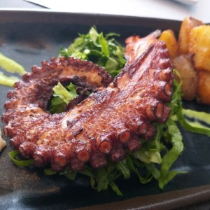 Pulpo al Carbon.