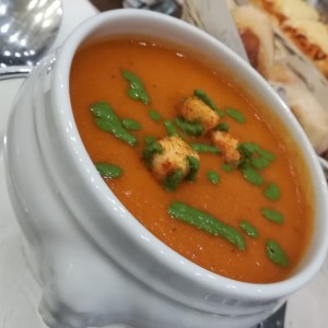 Sopa de Tomate con Croutons