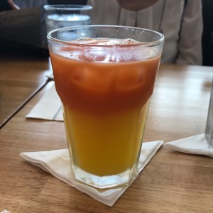 jugo de zanahoria naranja y gengibre