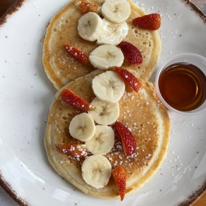 Pancake con fresa y banano 