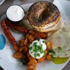 Bagel con queso crema