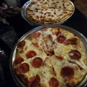 Pizzas 12"?