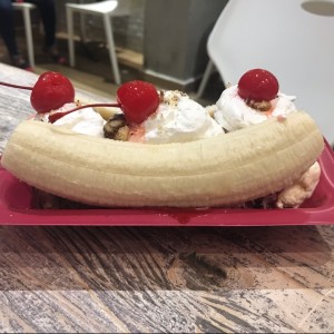 Banana Split de Banana Crunch, Brownies and Cream and Vanilla