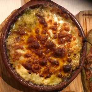Lasagna de Salmon y salsa pesto/alfredo