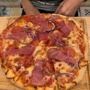 Pizza Cuatro Carnes