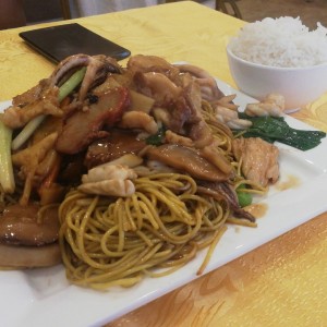 Chow mein al estilo cantones