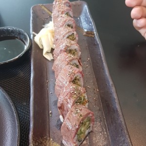 sushi de langostinos y Angus beef