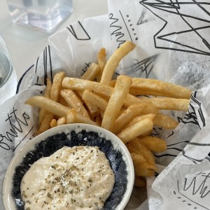 Papas Fritas con espuma de Feta