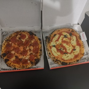 Pizza pepperoni mil y Margarita 
