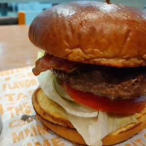 Bacon Cheedar Cheese Burger