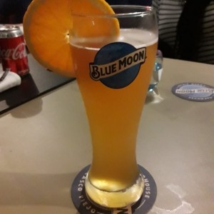 Cerveza Blue Moon!