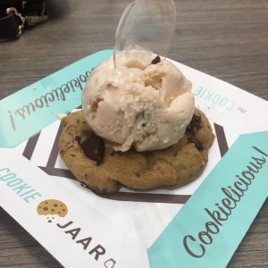 Chocolate Chunk Cookie with Amaretto Ice Cream