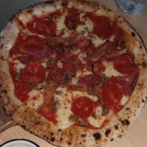 Pizzas Tradicionales - Pizza Carnivor