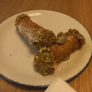 Cannoli de pistacho