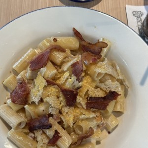 Rigatoni Ni Carbonara Ni Alfredo