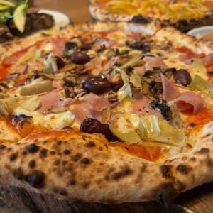 Pizzas Tradicionales - Pizza Quattro Stagioni