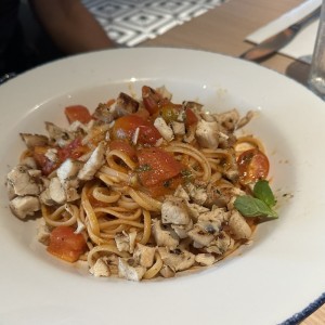 Fetuccini Aglio, Olio,Funghi E Pepperoncino