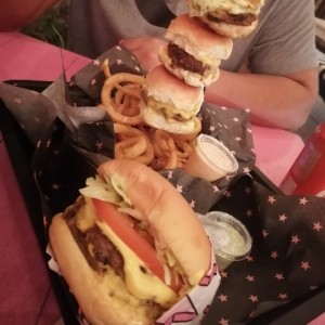 Classic Cheeseburger - The Sliders Tower