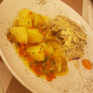 Filete con papa salteada