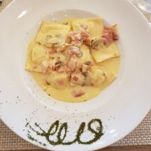 Ravioli de pollo