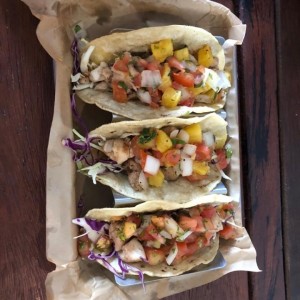 3 Tacos de Dorado