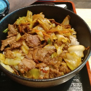 arroz carne kimchii