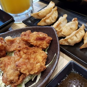 Karaage y deep fried gyozas