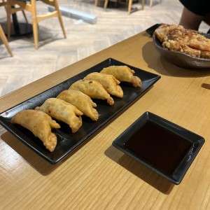 Entradas - Deep Fried Gyoza