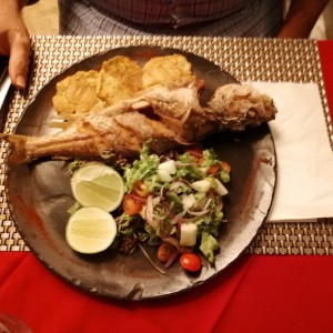 Pescado Frito Entero