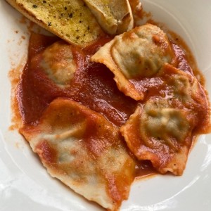 Raviolis de espinaca y ricota