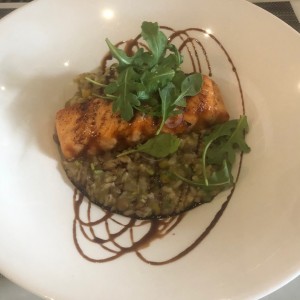 Salmon con Risotto de Lenteja