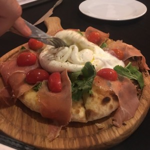 foccacia con burrata 