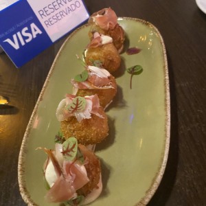 CROQUETAS DE JAMÓN Y QUESO