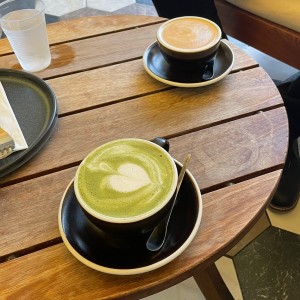 Cappuccino y Matcha latte