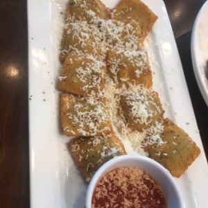 Toasted Ravioli de Res y Cerdo