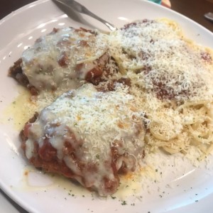 Clasicas Favoritas - Chicken Parmigiana