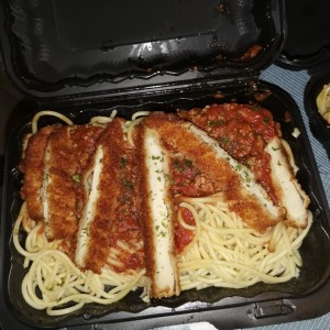 Spaghetti crispy chicken bolognesa