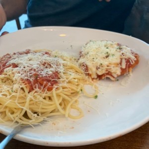 Clasicas Favoritas - Chicken Parmigiana