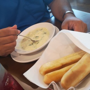 sopa gnocci y pan de la casa