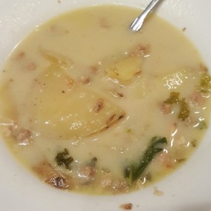Sopa de salchicha italiana