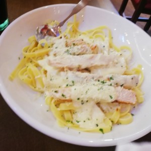 chicken Alfredo 