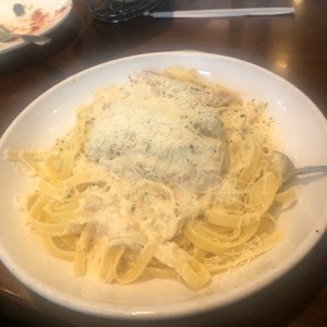 Clasicas Favoritas - Chicken Alfredo