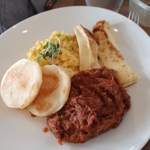 Ropa Vieja en Salsa criolla